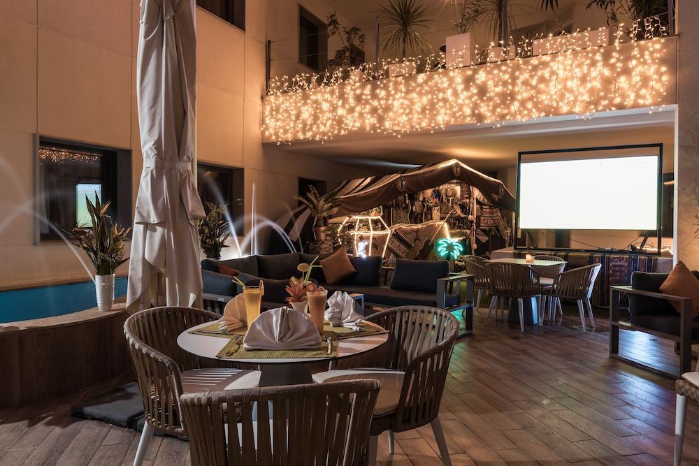 Az Hotels Zeralda Exteriör bild