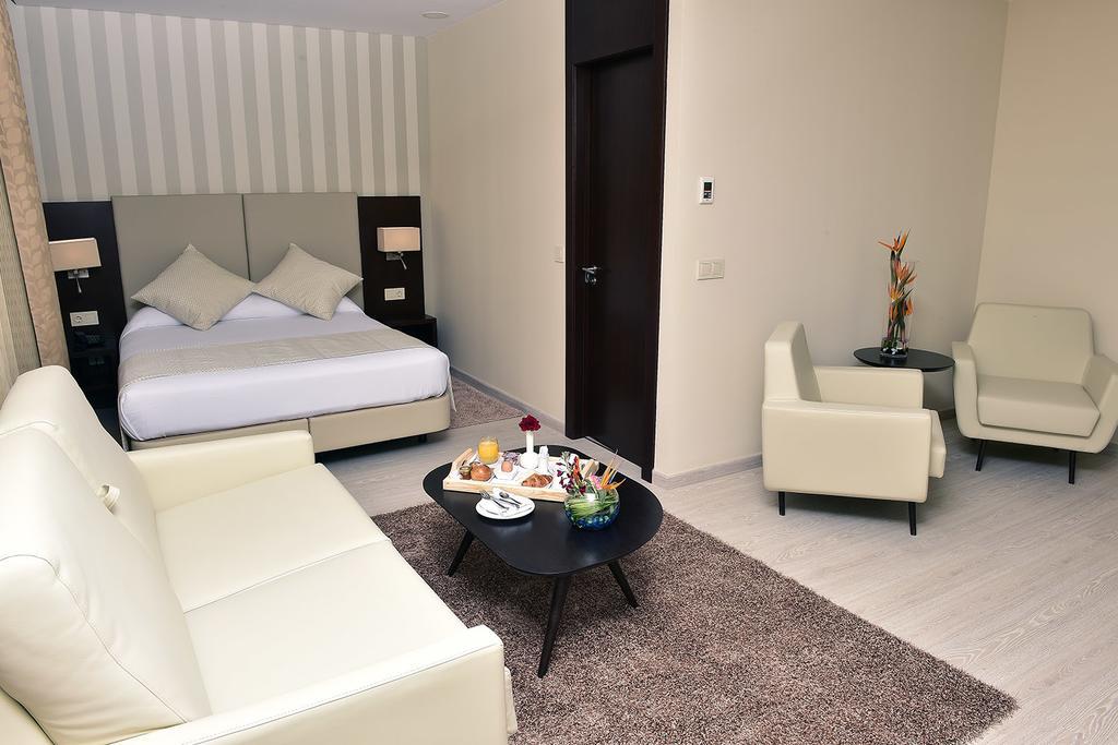 Az Hotels Zeralda Exteriör bild