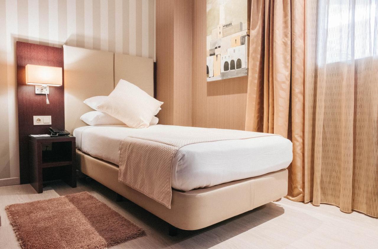 Az Hotels Zeralda Exteriör bild